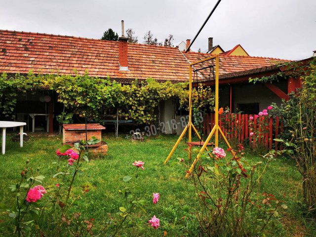 Eladó családi ház, Egerben 79 M Ft, 5 szobás
