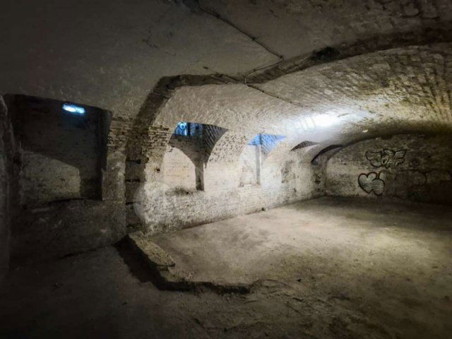 Eladó ipari ingatlan, VI. kerületben, Vörösmarty utcában