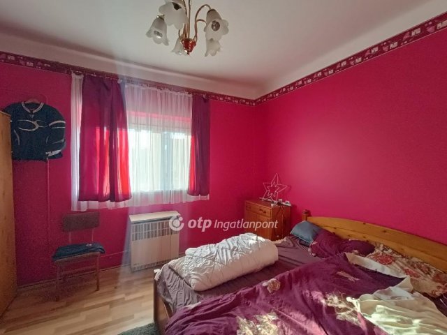 Eladó családi ház, Rózsaszentmártonon 17 M Ft, 2 szobás