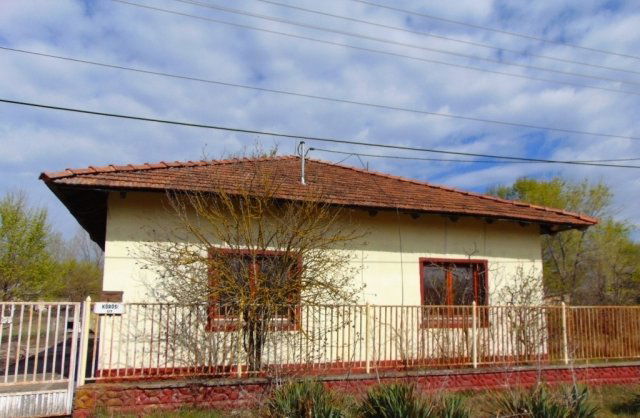 Eladó családi ház, Törtelen, Kőrösi úton 22.21 M Ft, 2 szobás