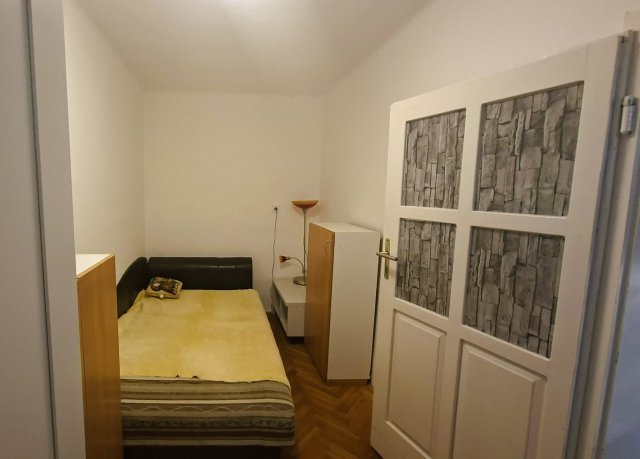 Kiadó téglalakás, albérlet, Pécsett 140 E Ft / hó, 1 szobás