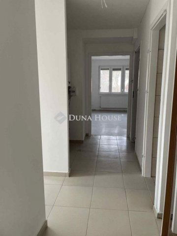 Eladó téglalakás, Balatonalmádiban 84.9 M Ft, 3 szobás