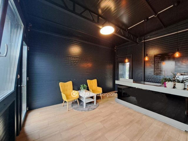 Eladó üzlethelyiség, Hajdúszoboszlón 139.9 M Ft