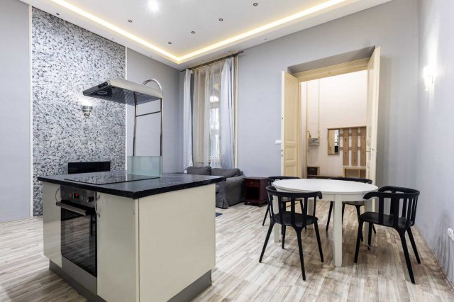 Kiadó téglalakás, albérlet, V. kerületben, Kossuth Lajos utcában