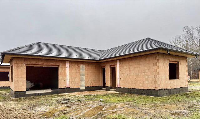 Eladó családi ház, Sárváron 97 M Ft, 3 szobás