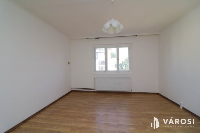 Kiadó panellakás, albérlet, Békéscsabán 95 E Ft / hó