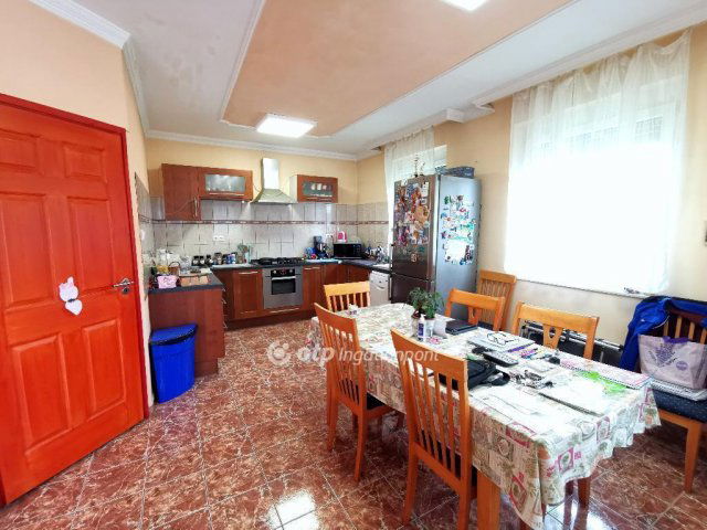 Eladó családi ház, Szigetszentmártonban 98.2 M Ft, 4+2 szobás