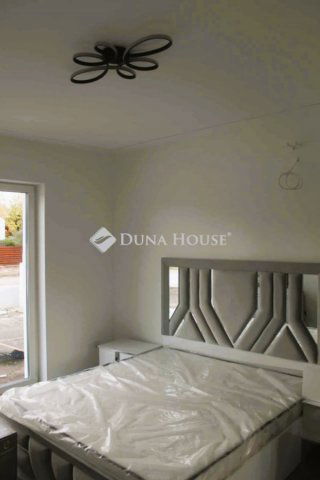 Eladó családi ház, Budakalászon 224 M Ft, 4 szobás