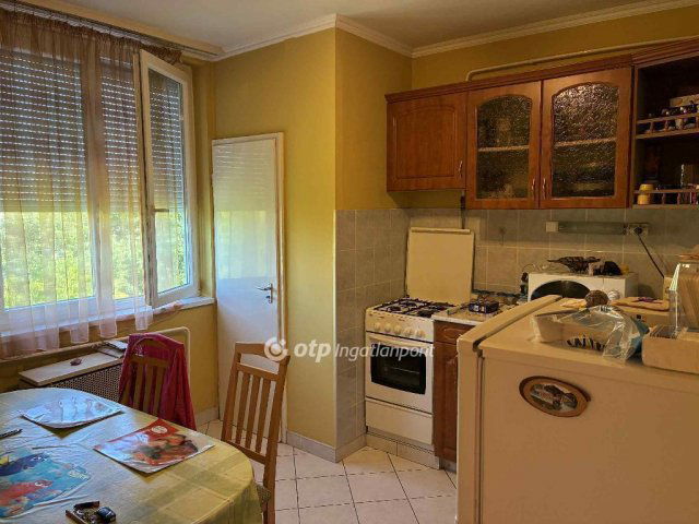 Eladó téglalakás, Gyulán 30.09 M Ft, 2 szobás