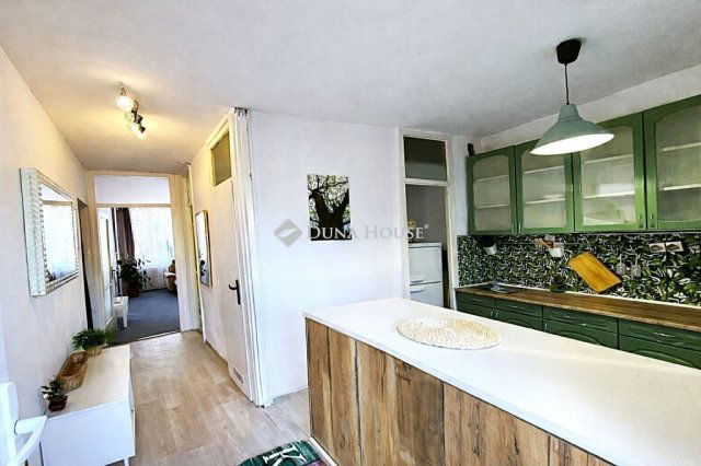 Eladó téglalakás, Budapesten, III. kerületben 79.5 M Ft