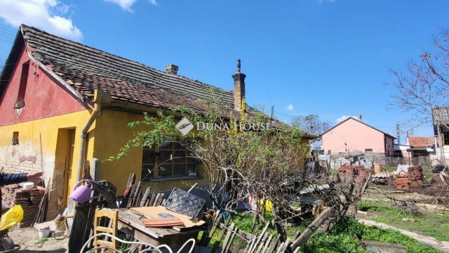 Eladó családi ház, Kecskeméten 39.9 M Ft, 2 szobás