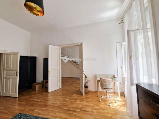Kiadó téglalakás, albérlet, Budapesten, VI. kerületben