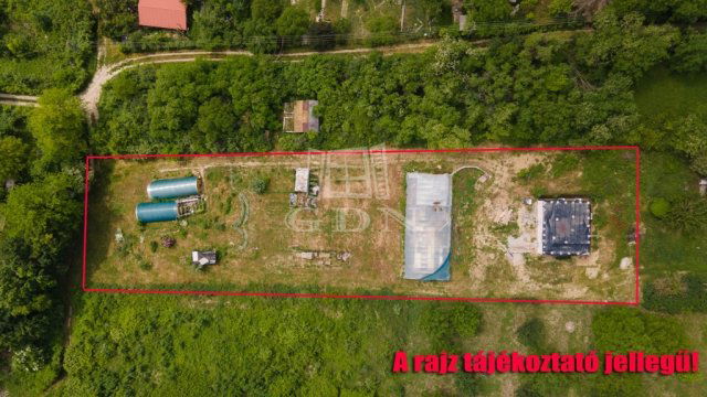 Eladó családi ház, Vácon 37 M Ft, 4 szobás