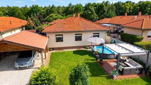 Eladó ikerház, Szigethalmon 85 M Ft, 4 szobás