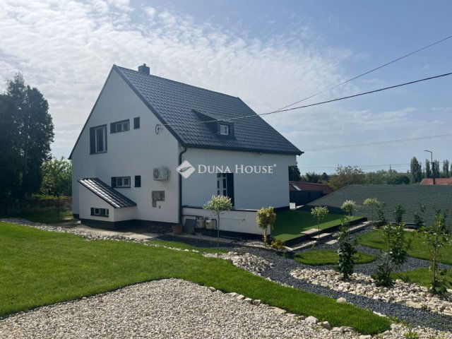 Eladó családi ház, Gyenesdiáson, Kossuth Lajos utcában 139 M Ft