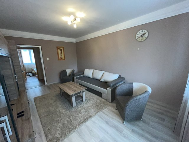 Kiadó panellakás, albérlet, Tiszaújvárosban, Örösi úton