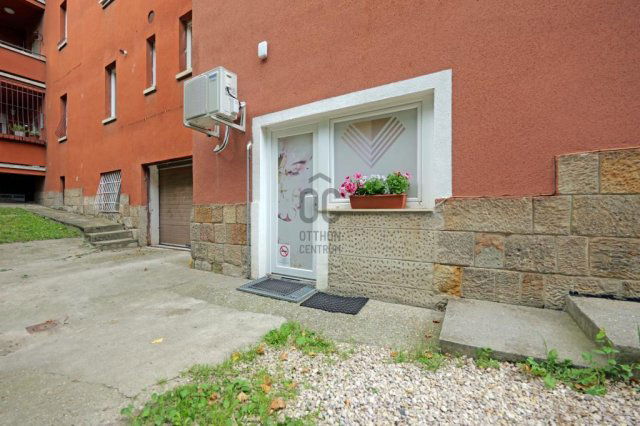 Eladó üzlethelyiség, Budapesten, XII. kerületben 90 M Ft
