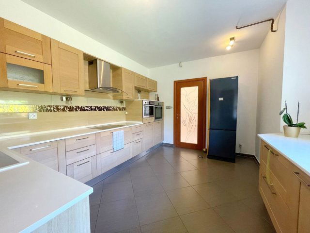 Eladó családi ház, Debrecenben 204.9 M Ft, 5 szobás