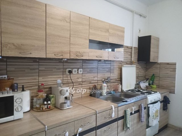 Eladó családi ház, Vecsésen 77 M Ft, 3+1 szobás