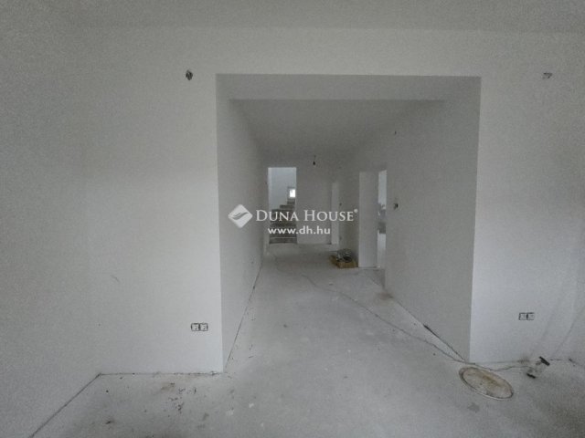 Eladó családi ház, Aranyosgadányban 98 M Ft, 7 szobás