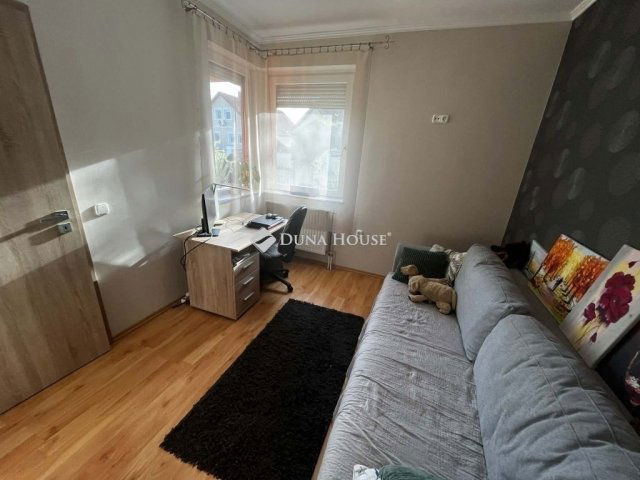 Eladó családi ház, Kecskeméten 99.9 M Ft, 5 szobás