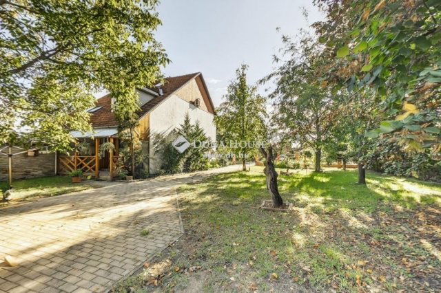 Eladó ikerház, Helvécián 57.9 M Ft, 4 szobás