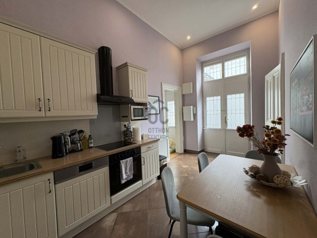 Eladó téglalakás, Budapesten, VI. kerületben 211.75 M Ft