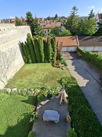 Eladó téglalakás, Egerben 65.9 M Ft, 2+2 szobás