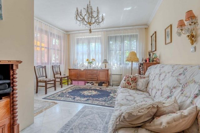 Eladó családi ház, Leányfaluban 169.9 M Ft, 6 szobás