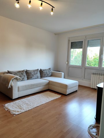 Eladó panellakás, Szekszárdon 35.5 M Ft, 2 szobás