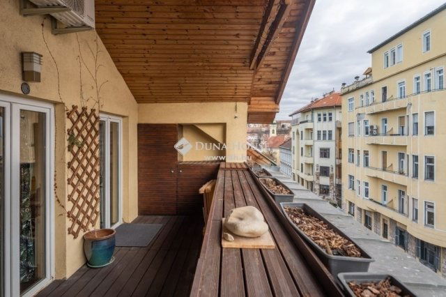 Eladó téglalakás, Budapesten, I. kerületben 104.9 M Ft, 2 szobás