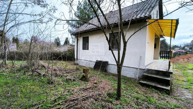 Eladó családi ház, Szigetmonostorban 35.9 M Ft, 1 szobás