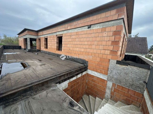 Eladó családi ház, Albertirsán 115 M Ft, 7 szobás