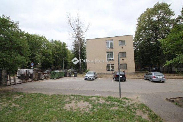 Eladó téglalakás, Kecskeméten 42.99 M Ft, 2 szobás