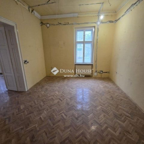 Eladó téglalakás, Szegeden 61 M Ft, 3 szobás