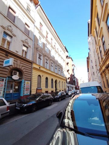 Eladó téglalakás, Budapesten, VI. kerületben, Dessewffy utcában