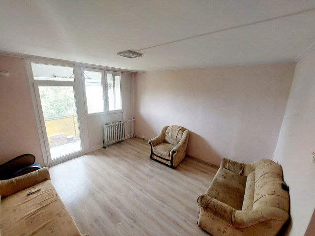 Eladó panellakás, Kiskunfélegyházán 35.5 M Ft, 1+2 szobás