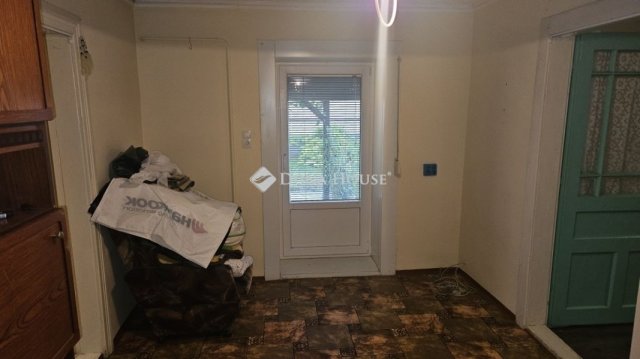 Eladó családi ház, Lajoskomáromban 19.9 M Ft, 2 szobás