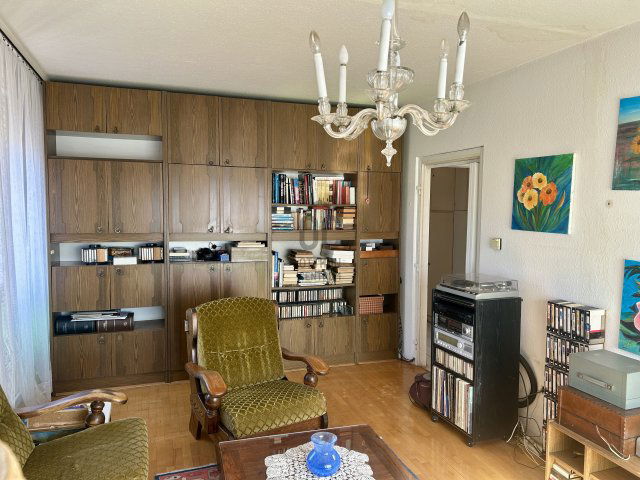 Eladó panellakás, Pécsett 59.9 M Ft, 3 szobás