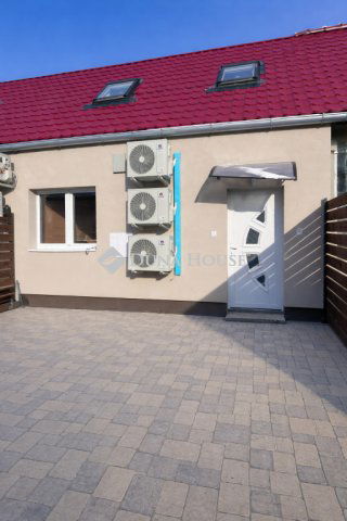 Eladó sorház, Dunakeszin, Fő úton 60.25 M Ft, 3 szobás