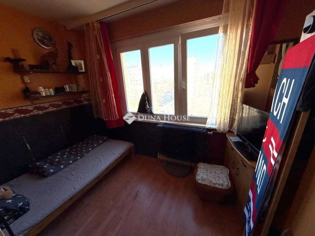 Eladó panellakás, Székesfehérvárott 34 M Ft, 2 szobás