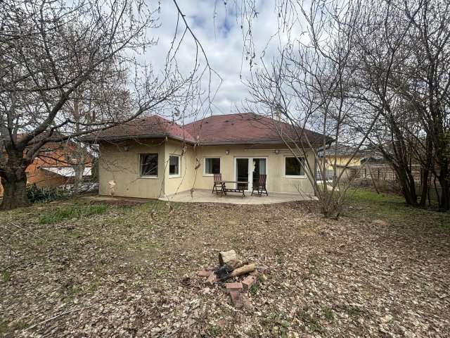 Eladó családi ház, Mogyoródon 85 M Ft, 1+3 szobás