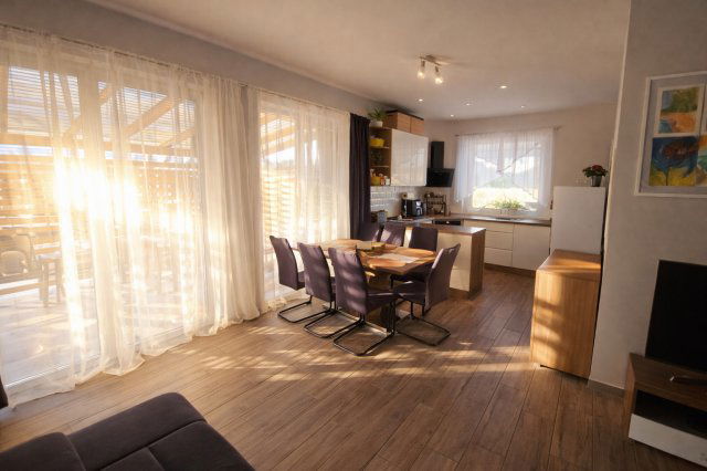 Eladó családi ház, Mikepércsen 103 M Ft, 5 szobás