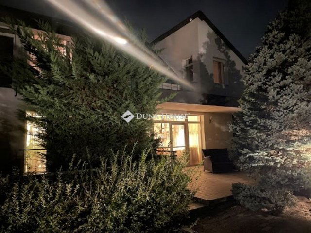 Eladó ikerház, Érden 169 M Ft, 4 szobás / költözzbe.hu