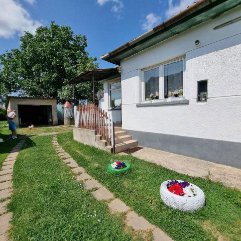 Eladó családi ház, Bernecebarátiban 38.8 M Ft, 4 szobás