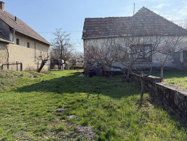 Eladó családi ház, Kocson 13.5 M Ft, 2 szobás