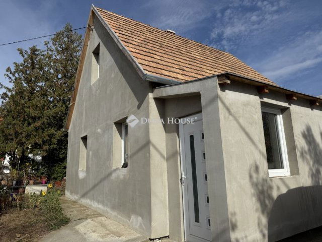 Eladó családi ház, Pécsett, Dobogó dűlőn 19.9 M Ft, 3 szobás
