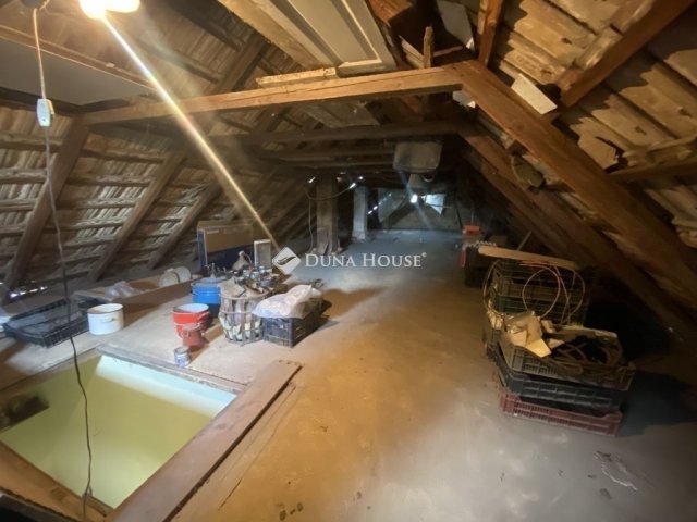 Eladó családi ház, Zsámbokon 30 M Ft, 2 szobás