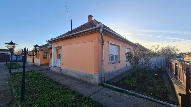 Eladó családi ház, Jászárokszálláson 26.99 M Ft, 3+1 szobás