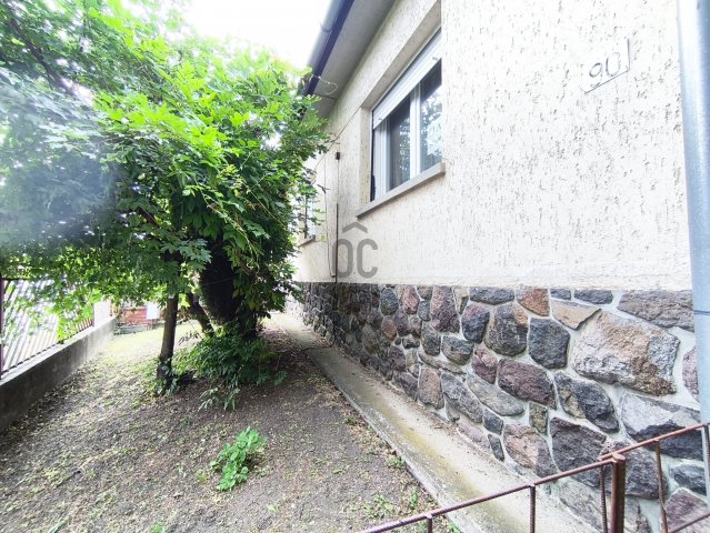 Eladó családi ház, Pálosvörösmarton 39.5 M Ft, 3 szobás